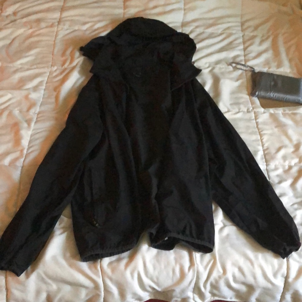 Lightweight rain jacket